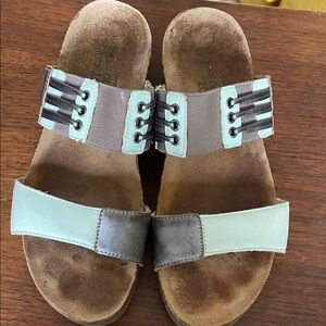 Naot Stylish Two-Tone Sandals